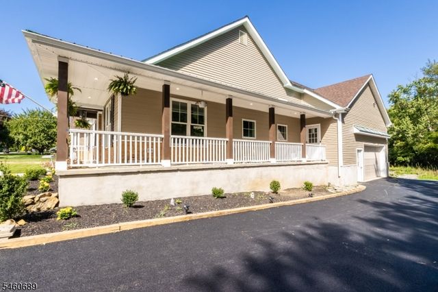 81 Belview Rd, Lopatcong Twp., NJ 08865