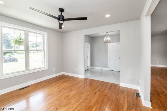 81 Belview Rd, Lopatcong Twp., NJ 08865