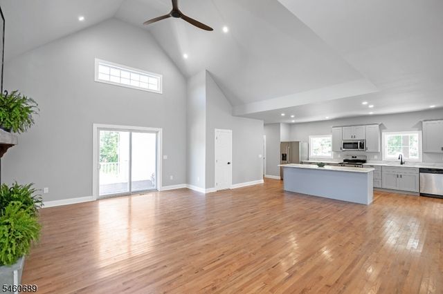 81 Belview Rd, Lopatcong Twp., NJ 08865