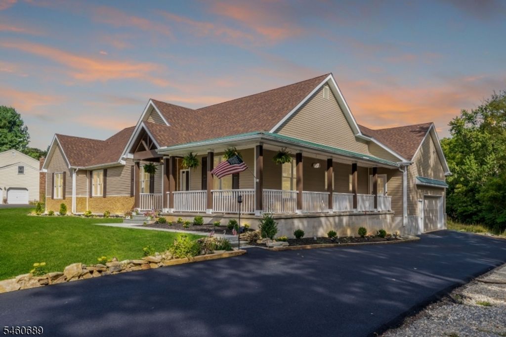 81 Belview Rd, Lopatcong Twp., NJ 08865