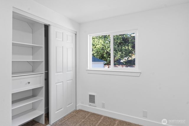 2928 38th Avenue NE, Tacoma, WA 98422