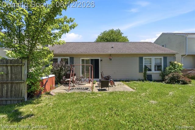 45375 Ronnen Drive, Macomb, MI 48044