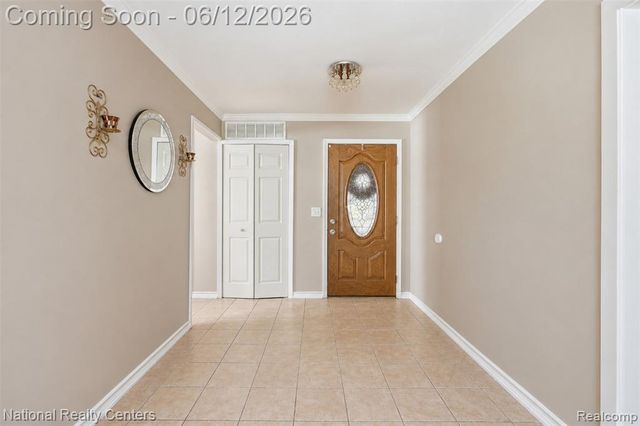45375 Ronnen Drive, Macomb, MI 48044