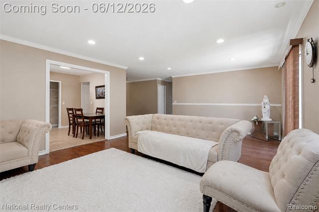 45375 Ronnen Drive, Macomb, MI 48044