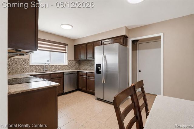 45375 Ronnen Drive, Macomb, MI 48044