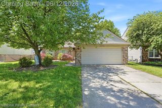 45375 Ronnen Drive, Macomb, MI 48044