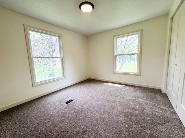 2432 Bond Street, Niles, MI 49120