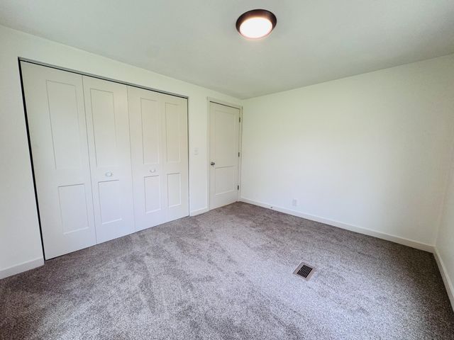2432 Bond Street, Niles, MI 49120