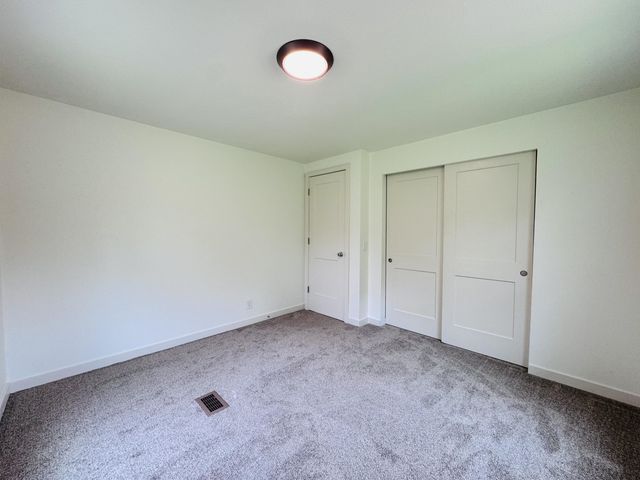 2432 Bond Street, Niles, MI 49120