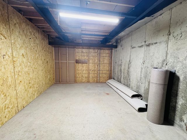 2432 Bond Street, Niles, MI 49120