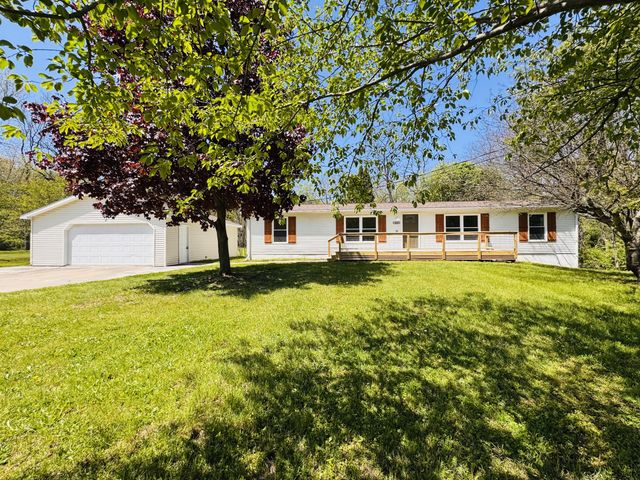 2432 Bond Street, Niles, MI 49120