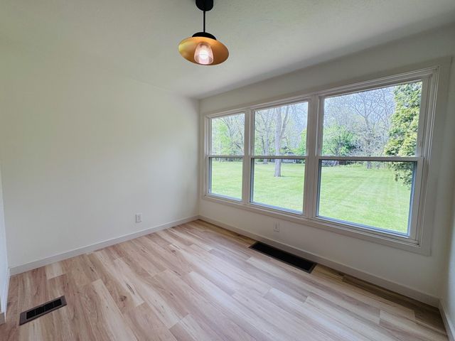 2432 Bond Street, Niles, MI 49120