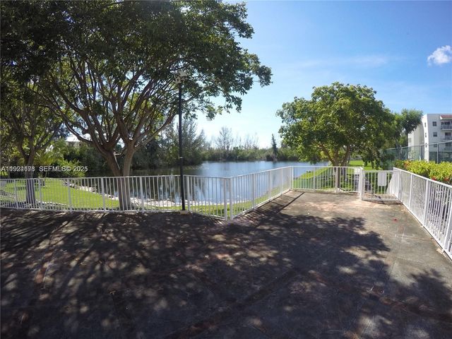 8200 SW 210th St 320, Cutler Bay, FL 33189