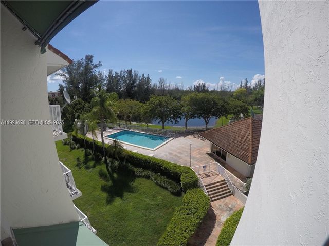 8200 SW 210th St 320, Cutler Bay, FL 33189