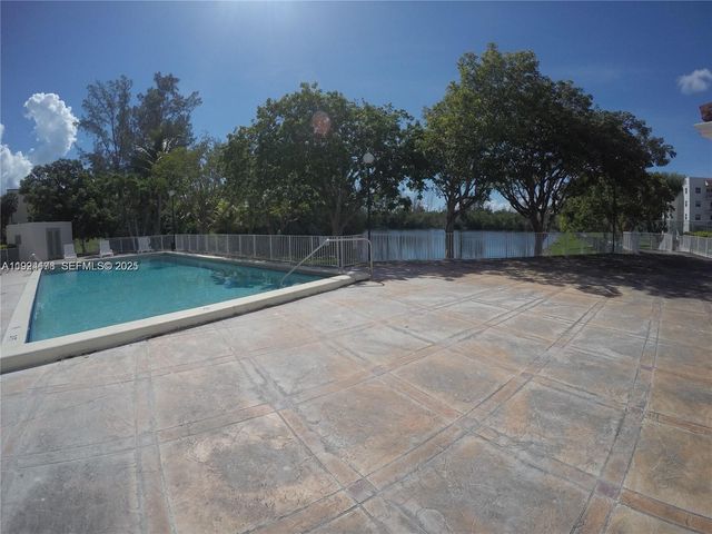 8200 SW 210th St 320, Cutler Bay, FL 33189