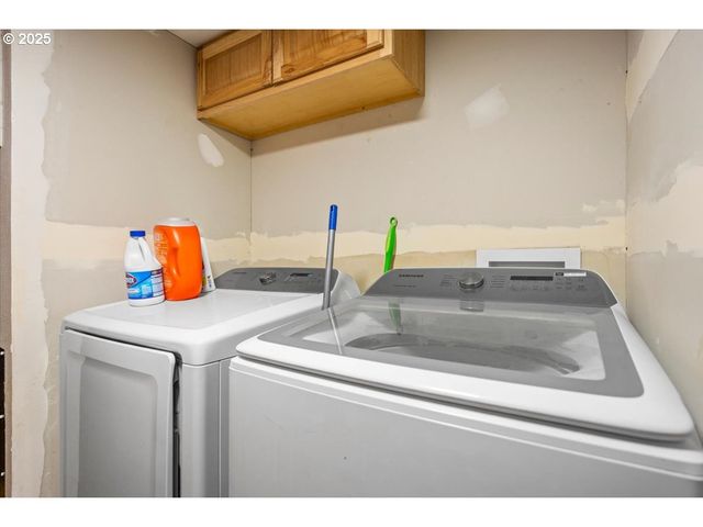 140 BERRY LOOP Ln, Roseburg, OR 97471