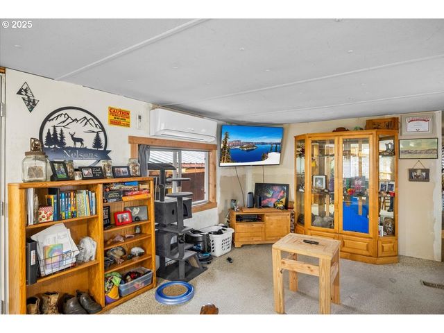 140 BERRY LOOP Ln, Roseburg, OR 97471