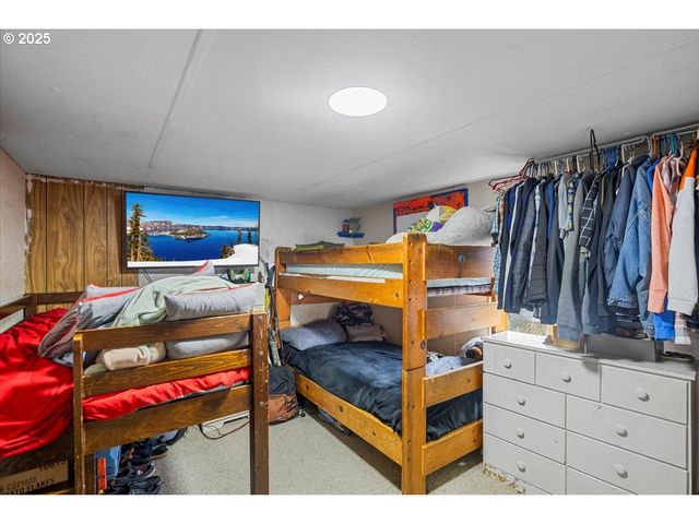 140 BERRY LOOP Ln, Roseburg, OR 97471