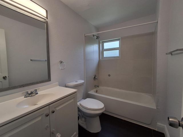3731 NW 110TH Avenue NW A-B, Coral Springs, FL 33065
