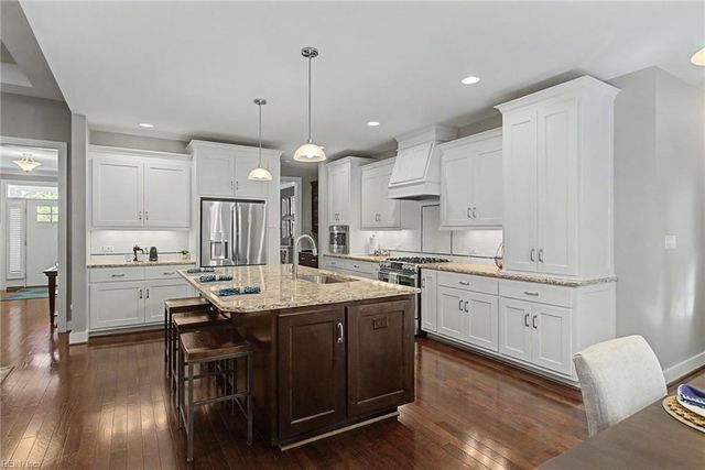 217 Summerhouse LN, Carrollton, VA 23314