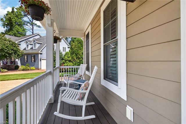 217 Summerhouse LN, Carrollton, VA 23314