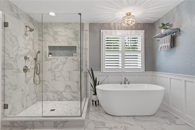 217 Summerhouse LN, Carrollton, VA 23314