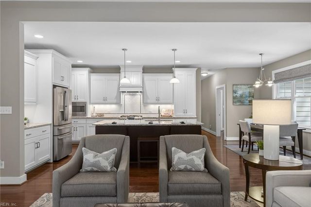 217 Summerhouse LN, Carrollton, VA 23314