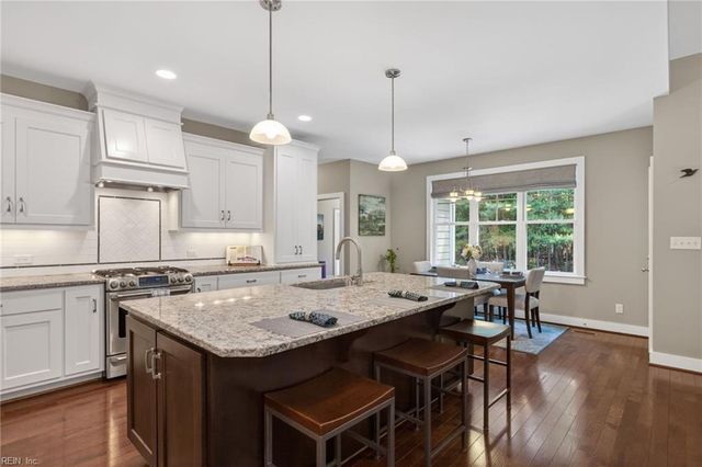 217 Summerhouse LN, Carrollton, VA 23314