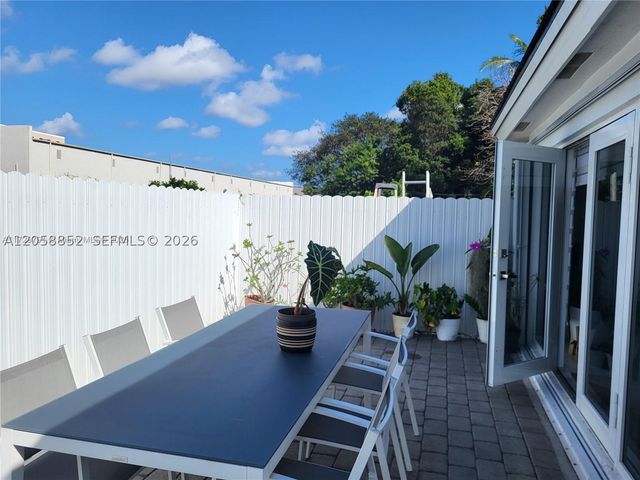 15037 SW 138th Ter 15037, Miami, FL 33196