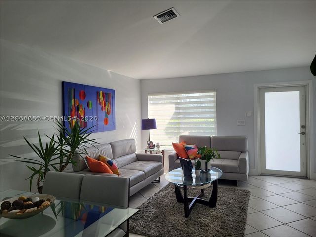 15037 SW 138th Ter 15037, Miami, FL 33196
