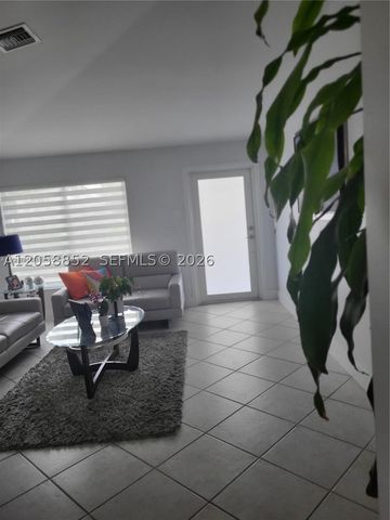 15037 SW 138th Ter 15037, Miami, FL 33196