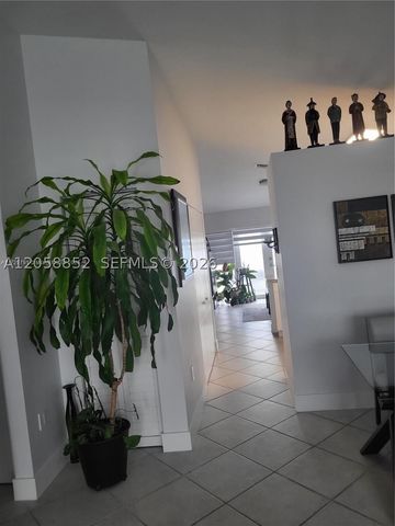 15037 SW 138th Ter 15037, Miami, FL 33196