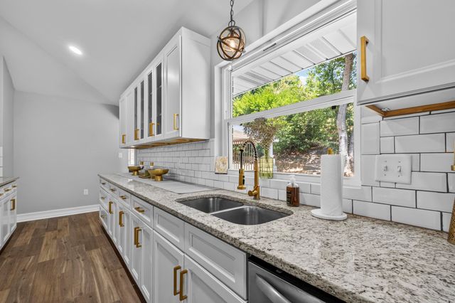 1700 Lilac Circle, Little Rock, AR 72202