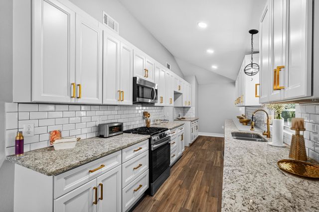 1700 Lilac Circle, Little Rock, AR 72202