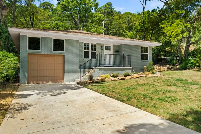 1700 Lilac Circle, Little Rock, AR 72202