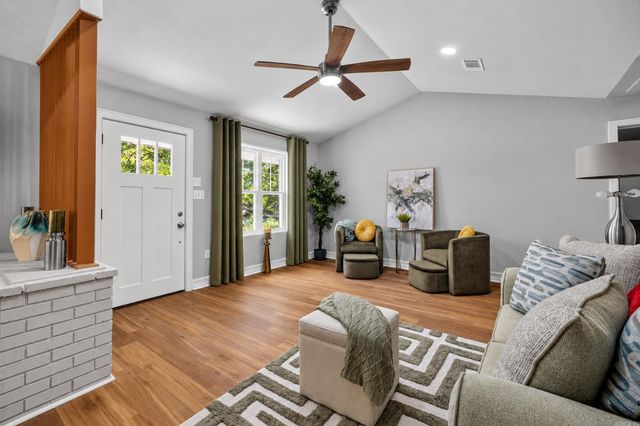 1700 Lilac Circle, Little Rock, AR 72202
