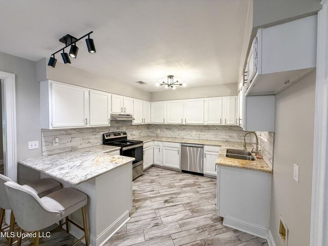 9408 Point Aux Chenes Road, Ocean Springs, MS 39564