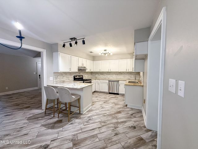 9408 Point Aux Chenes Road, Ocean Springs, MS 39564