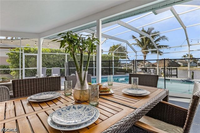 527 SW 57th ST, Cape Coral, FL 33914