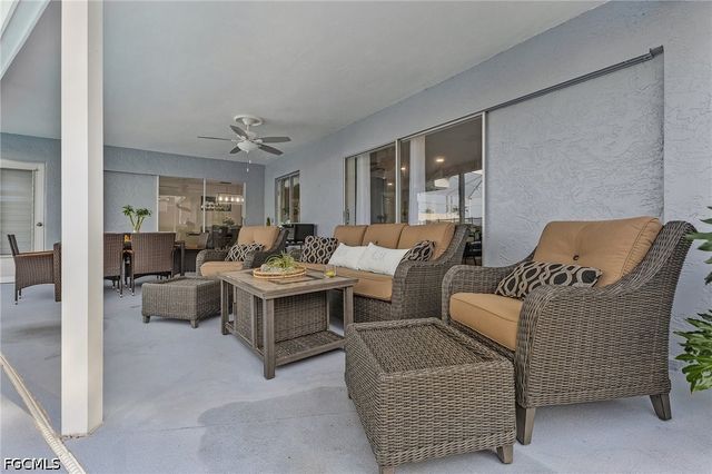 527 SW 57th ST, Cape Coral, FL 33914