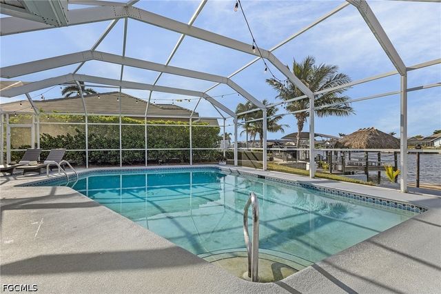 527 SW 57th ST, Cape Coral, FL 33914