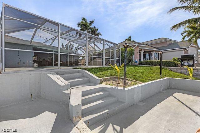 527 SW 57th ST, Cape Coral, FL 33914