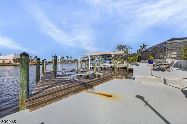 527 SW 57th ST, Cape Coral, FL 33914
