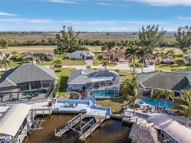 527 SW 57th ST, Cape Coral, FL 33914