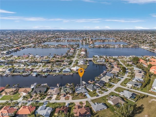 527 SW 57th ST, Cape Coral, FL 33914