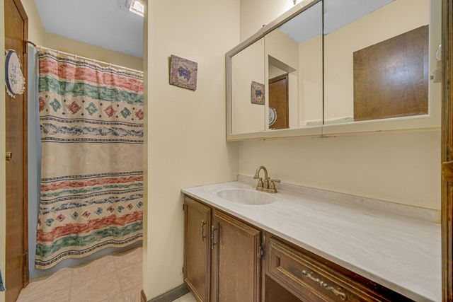 812 Fox Point Drive, Chesterton, IN 46304