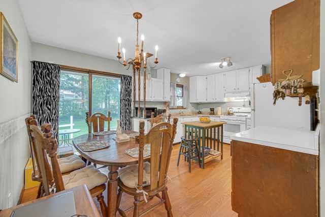 812 Fox Point Drive, Chesterton, IN 46304