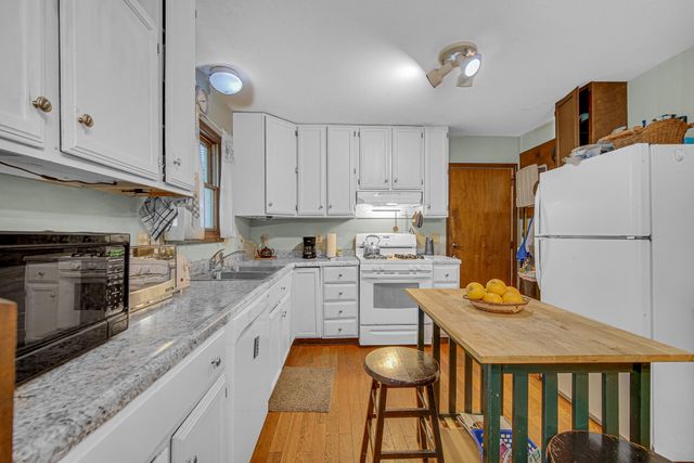 812 Fox Point Drive, Chesterton, IN 46304