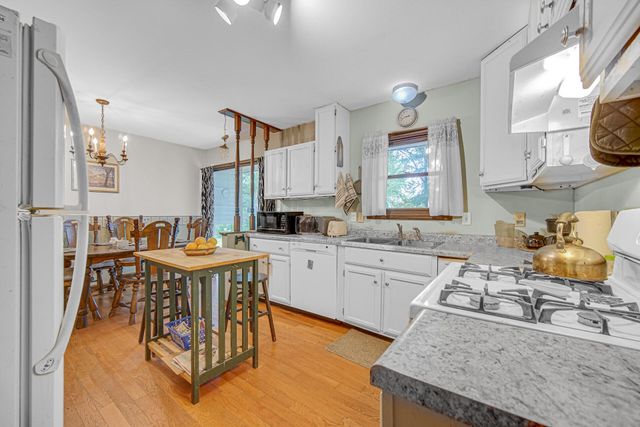 812 Fox Point Drive, Chesterton, IN 46304