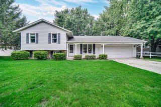 812 Fox Point Drive, Chesterton, IN 46304
